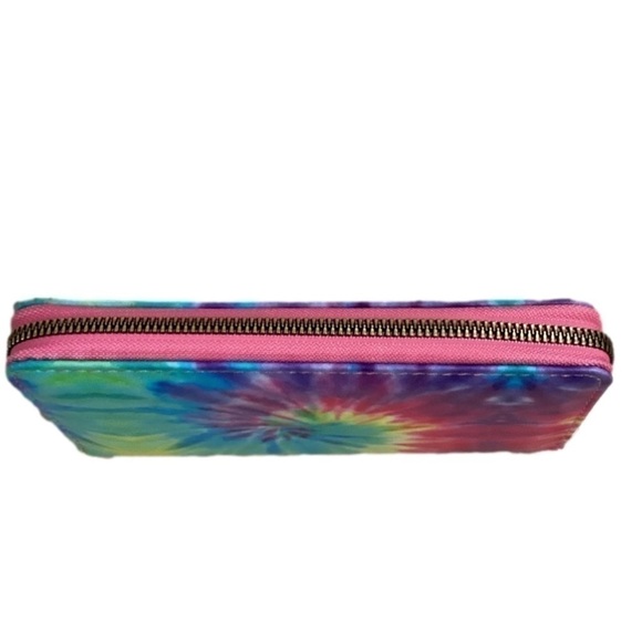 The Blush Crush Rainbow Tiedye Wallet, NWT - Picture 2 of 3